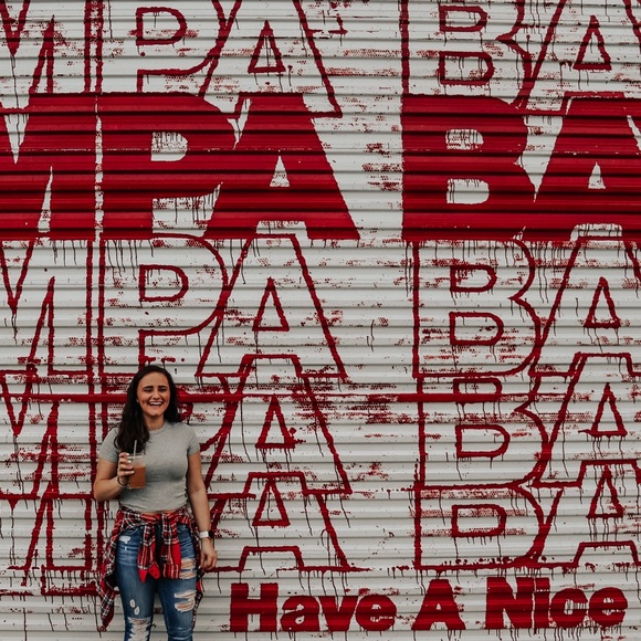 Meet your Posher, Alyssa - Picture 1 of 1